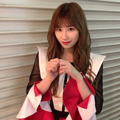 NMB48の石田優美さんを応援しています。ダンスは言うに及ばず、優ちゃんの公演でのパフォーマンス最高。めざせ公演出演１千回！！最近は9期生のプロデュース公演も楽しみにしてます。