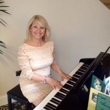 Singer/Pianist or Solo Singer  💋Endorsed by the Cole Porter Family An Evening with the Gershwin’s and Cole Porter. All Styles