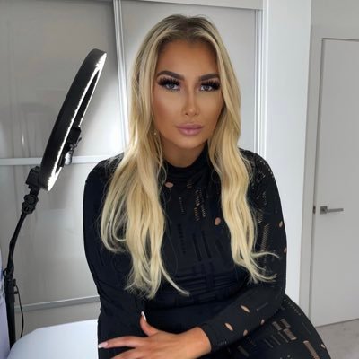 ruby_ellingham's profile picture. ♐️Let your smile change the world, don't let the world change your smile 🌟Instagram: @rubyellingham_