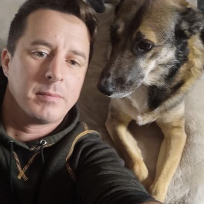 MzlCyril's profile picture. Je suis là et c’est déjà pas mal