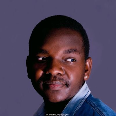 Gloire à Dieu ,
- Music Director
- The photographer