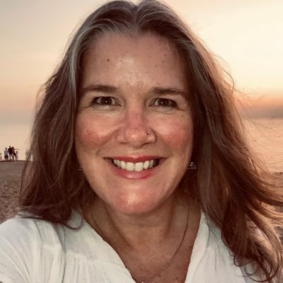 Positive, enthusiastic, curious. Love L&D life, Rachael Jean Humanist Ceremonies life, seaswimming life, artist life and Norfolk life 💚