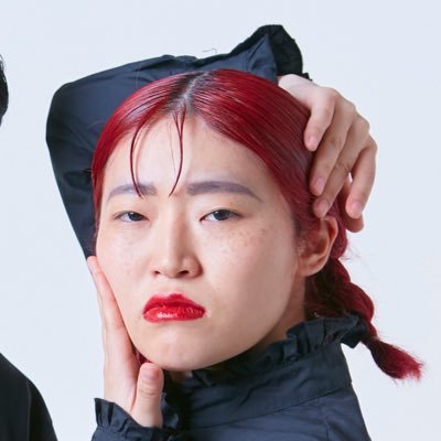 「戦慄のピーカブー」の元メンバー。小学生のとき、全同級生の血液型を暗記してました。QUEENの熱狂的なファンです。