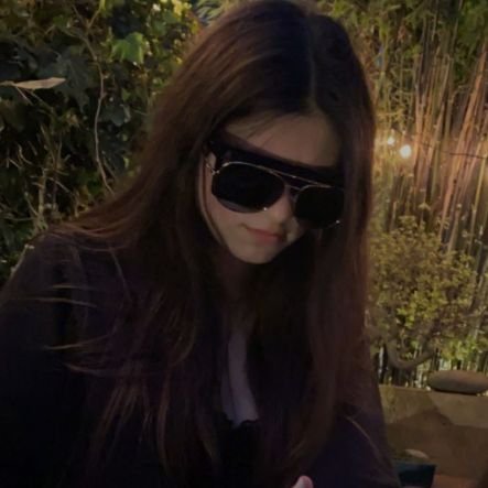 ishaaadontcry's profile picture. 