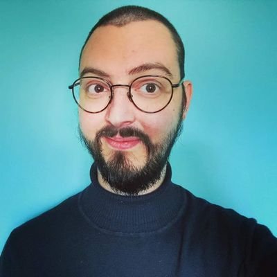 • Jong Veulen • Social Media Dier • Schrijvend Schaap • Koffiedrinkende Boekenwurm • Nachtuil • (Ge)trouw(d)e Hond • Stadsmus • Twitterende Vogel sinds 2009