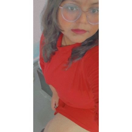 Psychologist🍾
Bitchy with a sarcastic mind🍷
Tweeting about real feelings🍸
I am a treat not your regular meal🍺
Hopeless Romantic🥃