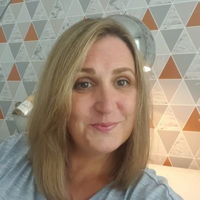 Early Years Development Officer.
Passionate about high quality ELC, Family Learning and ensuring Equity and Excellence for all. All views my own.