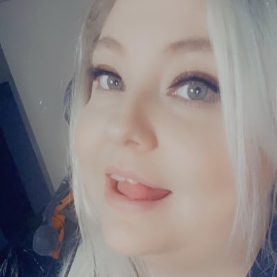 Just A Normal Girl In A Gamers World 💚 Trovo: Michelle_C1043 💚