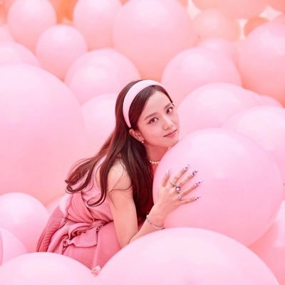 miyaestlareine's profile picture. only accepting close friends 🎀