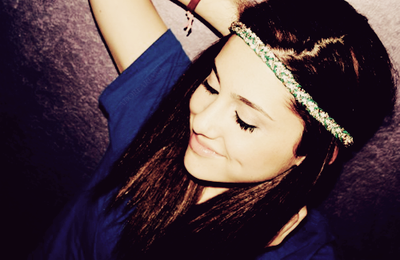 KindaAriana's profile picture. Don't be a whore.