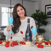 Lena Almeida (@listen2lena) 's Twitter Profile Photo