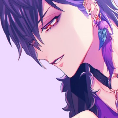 clairemoon86's profile picture. 25+ she/her 💜my honey💜