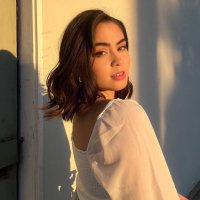 jess ⚡️ (@jessicaneistadt) 's Twitter Profile