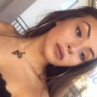 Kahinaaa69's profile picture. Je suis nouvelle sur twitter, je fais du réel sur Lyon je me déplace aussi dans toute la France ❤️