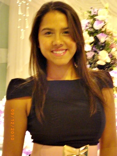 Ana JessiCa, casada, estudante de Direito;Amiga;Ciúmenta,Filha do rei.