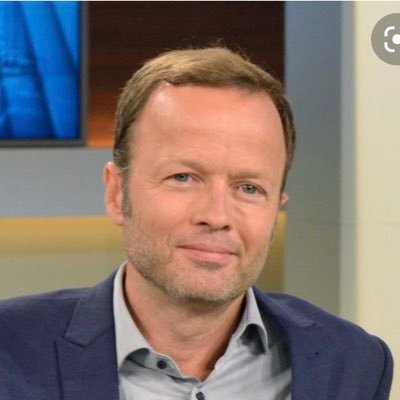 Journalist über den Tag hinaus. Redaktionsleiter Monitor (ARD). Ex-Moskau-Korrespondent. Spricht hier für sich.