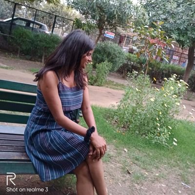 b_r1729's profile picture. Graphic designer and youtuber.