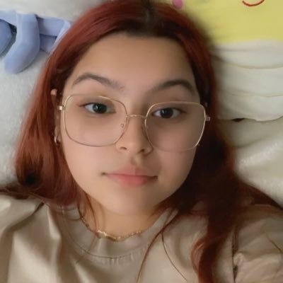 _yadhira8_'s profile picture. 