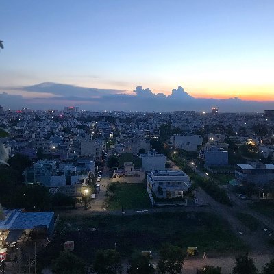 yashtalreja18's profile picture. 