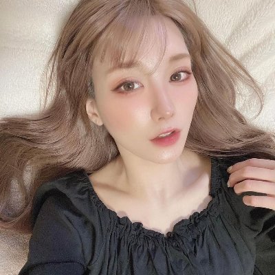 zhong77333319's profile picture. 累了就睡覺，醒了就微笑