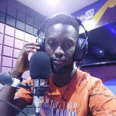 sport analyst with@mainland98.3fm and also a realtor with @Arcview investment limited 
email: pheluvolaoluwa@gmail.com
Instagram:@kiitan_derealtor fan@chelseafc