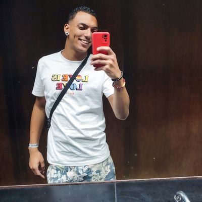 Face - Jhonnatan Alexandre
Insta - Jhonnatan_ko
Sagitariano ♐
23 anos 🎂
Sp - Capital