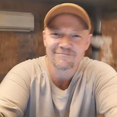 Baznoir's profile picture. Engineering. Outdoorsman.
Radio.