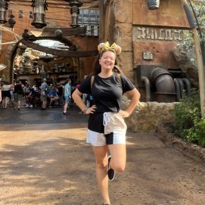 Cami6898's profile picture. 