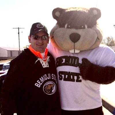 Bemidji State Beaver| UofWyoming Cowboy|Cancer-survivor| hockey zealot | hydro guy | pheasant hunter| Labrador lover