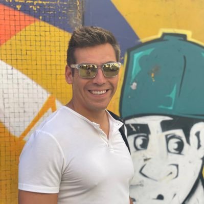 Cris25046070's profile picture. 