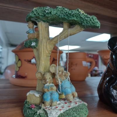 AmbarOlive's profile picture. she/ella