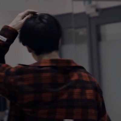 qlizme's profile picture. bts,nct,anime = safe zone ￼