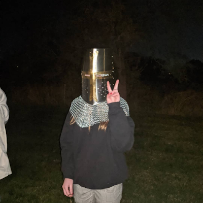 gracetl4's profile picture. my hobbies are eat hot chip charge my phone be bisexual and lie.