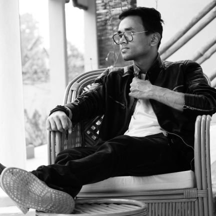 AdityaManojGupt's profile picture. Runner of a struggling race called life.❤ 🎵💯