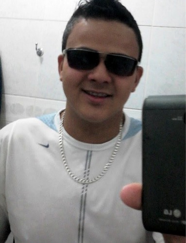 To Feliz com a vida que to viveendo too beijando e to bebendo ;DD