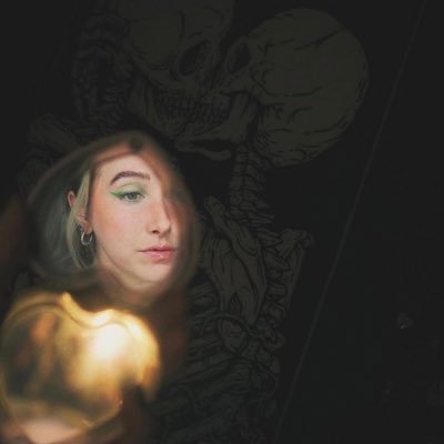 if the apocalypse comes, tweet me. she/her/rat