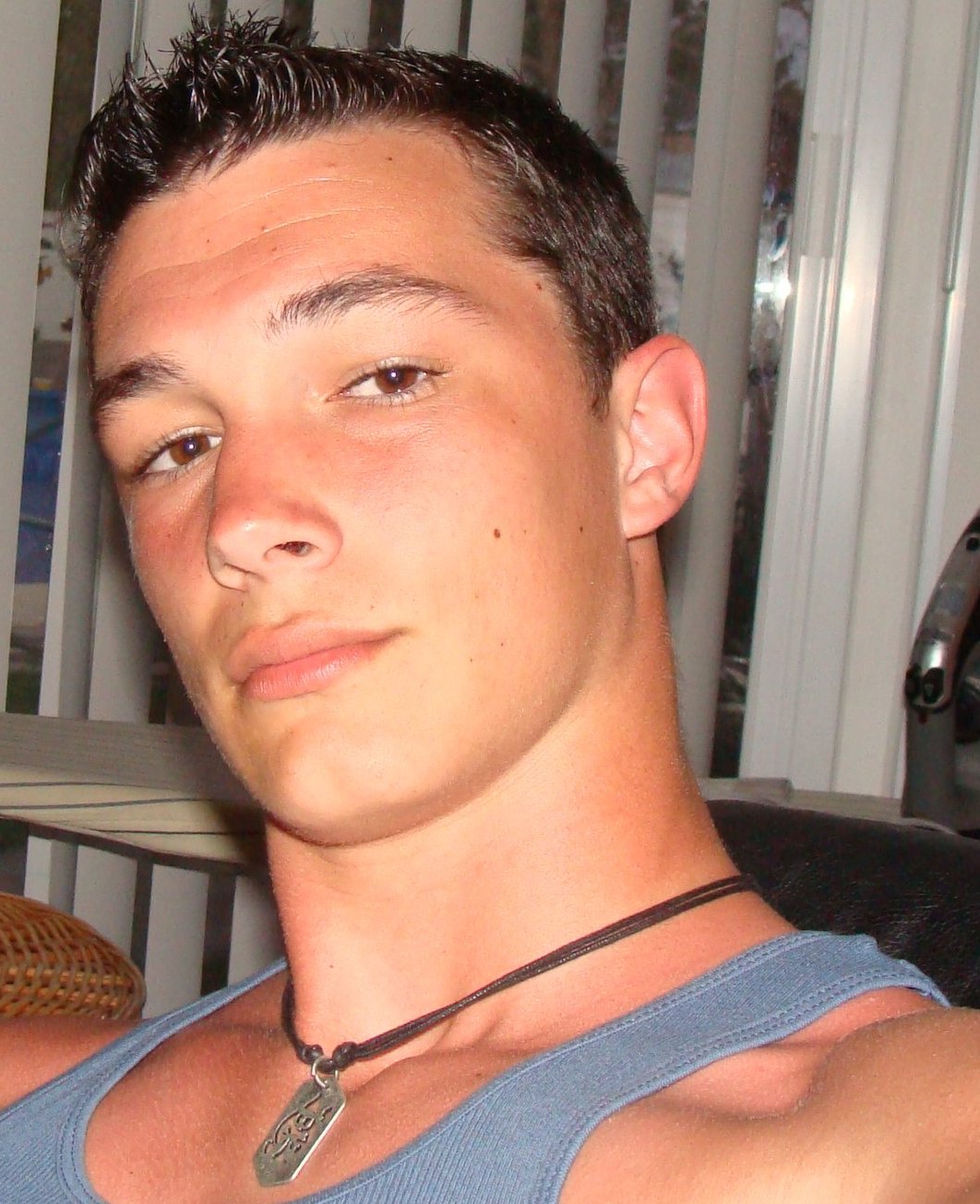 givemonkeycandy's profile picture. im your basic 20 year old gamer/rocker trying to work full time and pay my way thru college