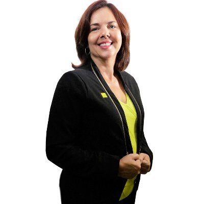 socia fundadora de CoopERA, autora de varios libros y artículos, educadora apasionada....