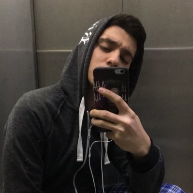 Ash nazg durbatulûk, ash nazg gimbatul, ash nazg thrakatulûk agh burzum-ishi krimpatul.