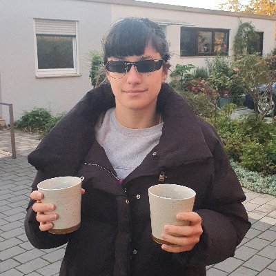 dedicated, caffeinated
PhD student in the Friedman lab at @RockefellerUniv