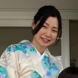 新卒から病院管理栄養士一筋。今後の働き方を模索中です。栄養や子育て、ワークアウト、料理、日々感じた事について呟きます🙇♀️取得資格/管理栄養士、栄養経営士、興味/在宅、スポーツ栄養など。4児ワーキングママ。お菓子作り・美味しいもの・お酒大好き❤️よろしくお願いします✨