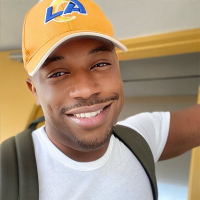 SOCIAL MEDIA INFLUENCER / CONTENT & VISUAL CONCEPT DESIGNER OWNER OF @dmdigidesigns