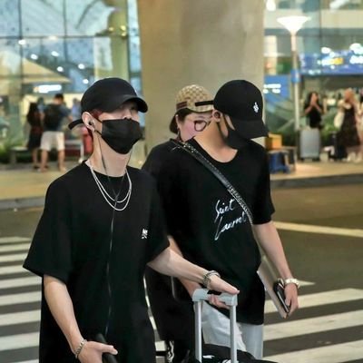 @marktuan @bambam1a
------------------------------------------------
@got7official @dnaofficial
------------------------------------------------