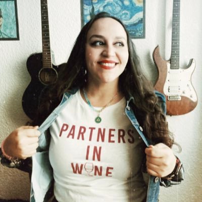 MariclerAJ's profile picture. Me gustan: Los girasoles🌻, hacer galletas🍪, pintar🎨, la locución🎤, los videojuegos 🎮, el teatro 🎭, la fotografía 📸, y sobre todo ver el cielo 🌠🌌🌜☀️