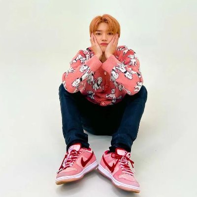 98wooryi's profile picture. The best healing is to be happy yourself 🌹

💚NCTzen💚