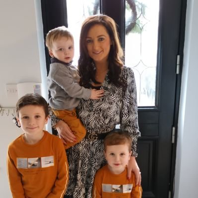 yvonneol's profile picture. 