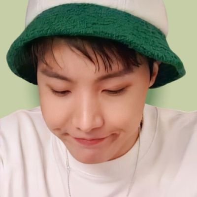 vuihope's profile picture. Treat yourself like someone you love 💜