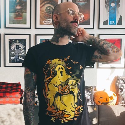 |taken 🦊🖤🐺I won't die defeated|elderly emo|vegan|horrormovies|HALLOWEEN|i tweet in very bad english|a lot of random thoughts| 📸 Instagram: werew0lf84