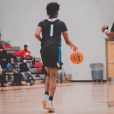 6’1 CG | Islands High School🦈 ‘24 | 4.0 GPA 1230 SAT | (912)-323-6700 | email: jordancave333@gmail.com