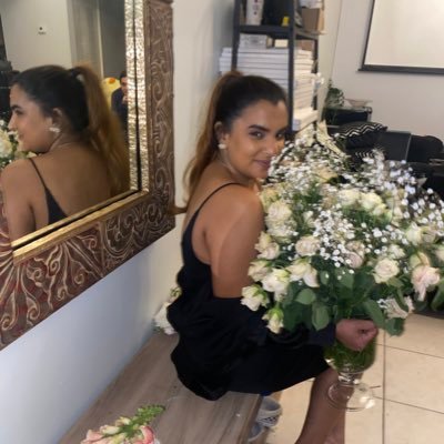 Nirvyyyy's profile picture. 